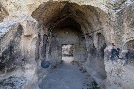 Foto de Iglesia cueva Ayazini y Parque Nacional en Afyon, Turquía. Histórico Frig antiguo (Phrygia, Gordion) Valle - Imagen libre de derechos