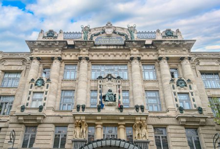 Téléchargez les photos : Facade of the Franz Liszt Academy of Music in Budapest, Hungary. A concert hall and music conservatory in the city founded in 1875 - en image libre de droit
