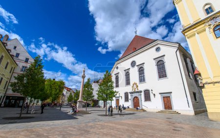 Foto de Bratislava, Slovakia. The Old Town Hall on the main square - Imagen libre de derechos