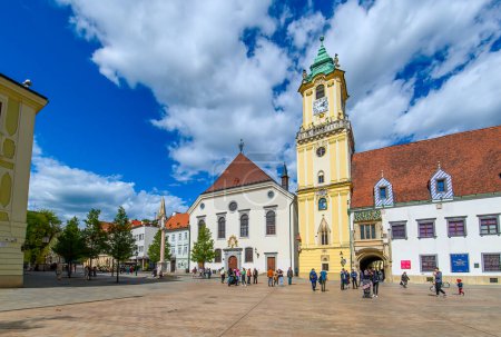 Foto de Bratislava, Slovakia. The Old Town Hall on the main square - Imagen libre de derechos