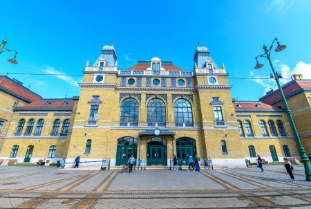 Téléchargez les photos : Szeged, Hungary. The Railway station. Szeged is the third largest city of Hungary, the largest city and regional centre of the Southern Great Plain - en image libre de droit