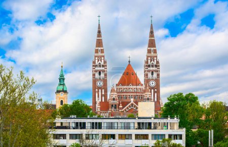 Foto de Iglesia Votiva y Catedral de Nuestra Señora de Hungría en Szeged, Hungría - Imagen libre de derechos