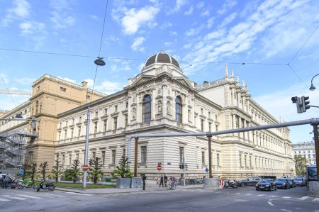 Téléchargez les photos : Vienne, Autriche. L'Université de Vienne est une université publique située à Wien. Il a été fondé par le duc Rodolphe IV en 1365 - en image libre de droit