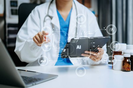 Foto de Tecnología médica, doctor usando robot AI para el diagnóstico. Investigación médica - Imagen libre de derechos