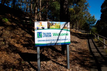 Téléchargez les photos : Greenbushes, Australie - 12 août 2022 : Talison Lithium Mine - en image libre de droit