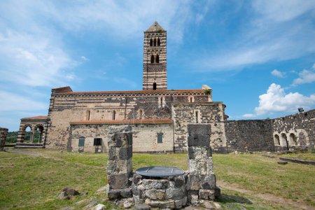 Foto de Iglesia de la Santísima Trinidad Saccargia - Cerdeña - Italia - Imagen libre de derechos