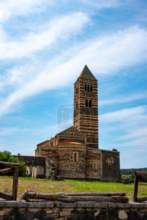 Foto de Iglesia de la Santísima Trinidad Saccargia - Cerdeña - Italia - Imagen libre de derechos