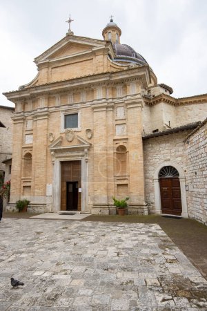 "Chiesa Nuova "de San Francesco Convertito à Assise - Italie