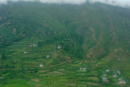 Besiedlung in bergigen Landschaften in Paro Stadt Bhutan Südasien