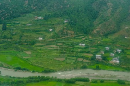Blick auf die Landschaft des Parotals in der Himalaya-Region in Bhutan Südasien