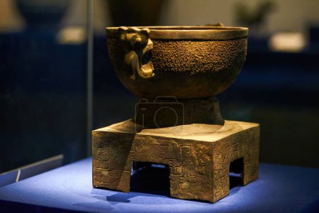 Téléchargez les photos : Exquis artefacts en bronze des régions du Bashu et du Sichuan dans la Chine antique - en image libre de droit