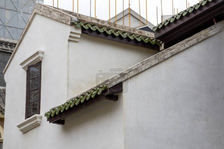Foto de Edificio de ladrillo tradicional en estilo chino moderno - Imagen libre de derechos