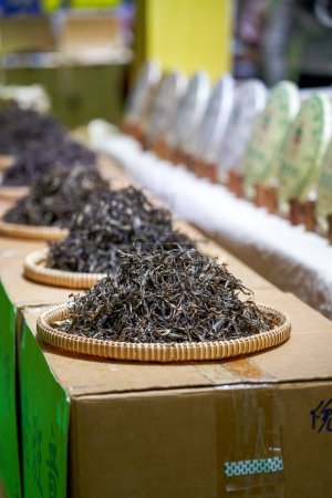 Primer plano de té chino de alta gama para la venta en la tienda de té