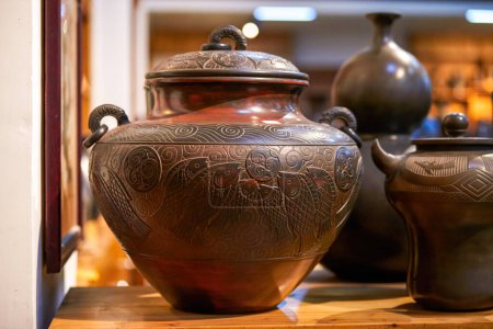 Téléchargez les photos : Céramique Nixing traditionnelle exquise et classique de Qinzhou, Guangxi, Chine - en image libre de droit