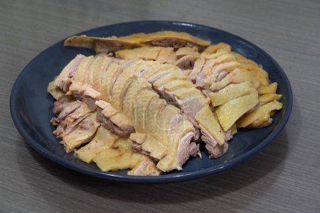 Ein köstlicher Teller gekochte Ente, gesalzene Ente