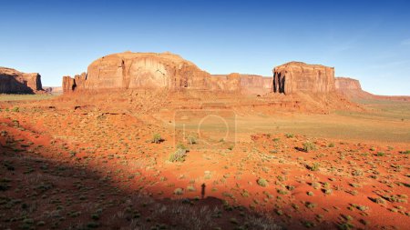 Monument Valley, magníficas formaciones rocosas en un parque nacional en Arizona, Estados Unidos. Hermosa naturaleza Reserva india