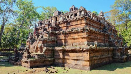 Téléchargez les photos : Phimeanakas, Prasat Phimean Akas ou Vimeanakas, Prasat Vimean Akas à Angkor, Cambodge, est un temple hindou de style Khleang, construit à la fin du Xe siècle.. - en image libre de droit