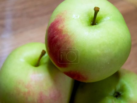 Natural Produce Showcase. Apples with a mix of colors, ideal for organic markets.