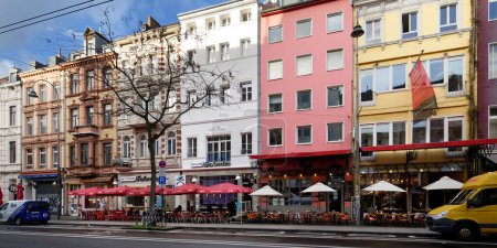 Téléchargez les photos : Cologne, Germany, January 11, 2023: many restaurants with outdoor dining in the belgian quarter of cologne - en image libre de droit