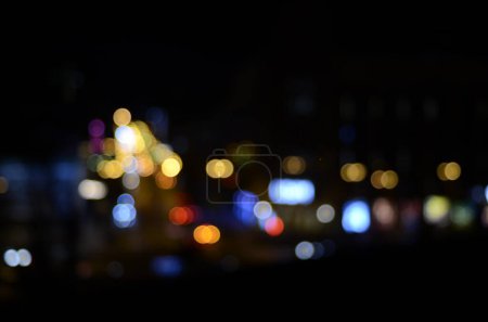 Téléchargez les photos : Photo de lumières dans la ville la nuit - en image libre de droit