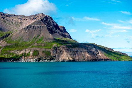 Borgarfjrdur ist ein Fjord im Osten Islands.