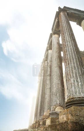 Foto de Las ruinas del templo de Zeus en Aizanoi. Distrito de Kutahya. Turquía - Imagen libre de derechos