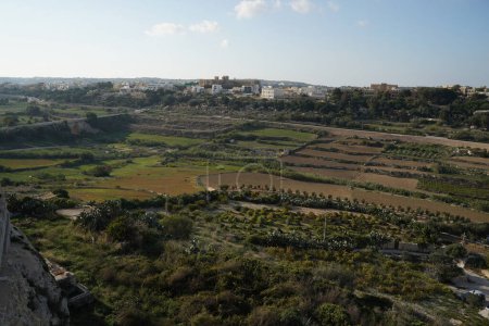 Foto de Vista de Malta desde Medina medieval pueblo terraza de piedra - Imagen libre de derechos