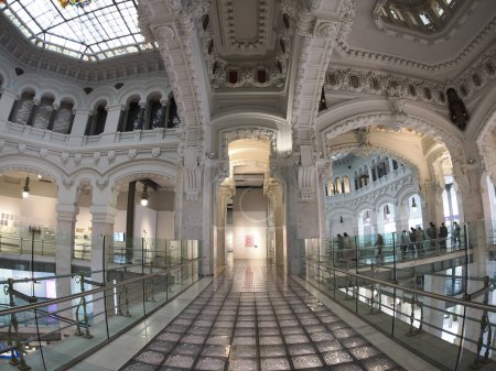 Téléchargez les photos : MADRID, SPAIN - DECEMBER 16 2022, Madrid City Hall interior, Communications Palace architecture landmark is a exhibit place - en image libre de droit