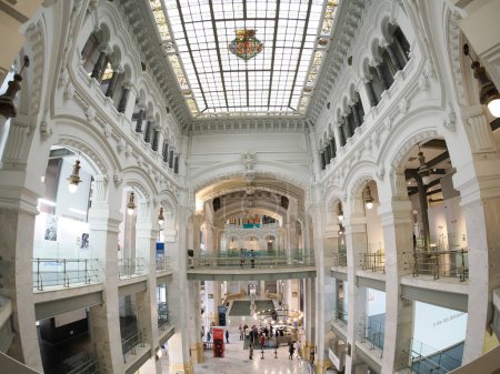 Téléchargez les photos : MADRID, SPAIN - DECEMBER 16 2022, Madrid City Hall interior, Communications Palace architecture landmark is a exhibit place - en image libre de droit