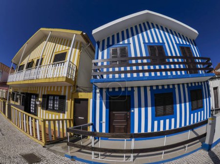 Maisons peintes à rayures à Plage Praia Costa Nova do Prado à Aveiro, Portugal