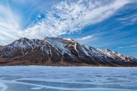 Téléchargez les photos : Montagnes dans le nord-ouest de King Christian X Land dans l'est du Groenland. - en image libre de droit