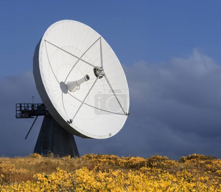 Foto de Plato de comunicaciones por satélite cerca de Hofn en Islandia. - Imagen libre de derechos