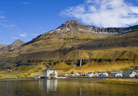 Foto de Municipio de Seydisfjordur en la costa este de Islandia - Imagen libre de derechos