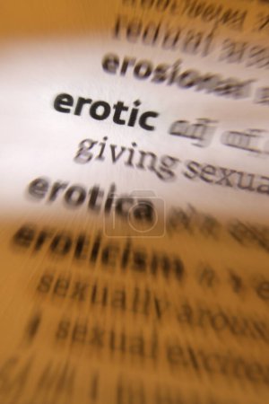 Foto de El erotismo causa sentimientos sexuales de deseo, sensualidad y amor romántico. - Imagen libre de derechos