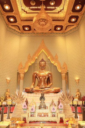 Der Goldene Buddha "Phra Phuttha Maha Suwanna Patimakon" im Tempel des Wat Traimit, Bangkok, Thailand.