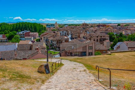 Téléchargez les photos : Vue du village de Turegano en Espagne. - en image libre de droit
