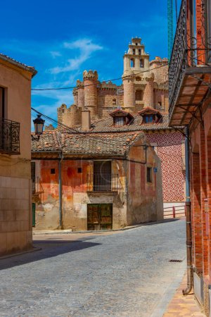 Téléchargez les photos : Vue du village de Turegano en Espagne. - en image libre de droit