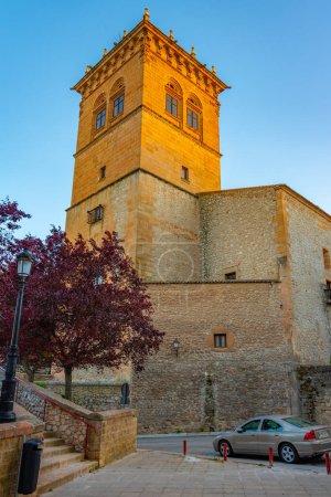 Téléchargez les photos : Palais de los Condes de Gomara dans la ville espagnole Soria - en image libre de droit