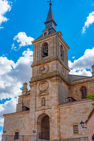 Foto de Colegiata de San Pedro Apostol en la ciudad española de Lerma. - Imagen libre de derechos