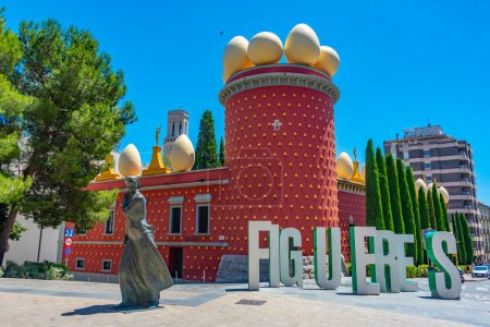 Foto de Torre Galatea en el Teatro-Museo Dalí en el centro de Figueres, España. - Imagen libre de derechos