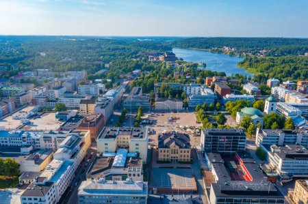 Téléchargez les photos : Vue aérienne de la ville finlandaise de Hameenlinna - en image libre de droit
