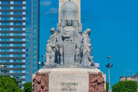 Téléchargez les photos : Détail du monument de la Liberté à Riga, Lettonie. . - en image libre de droit