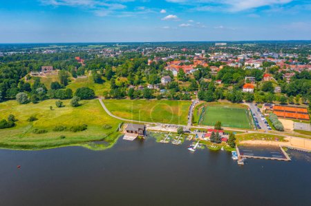 Luftaufnahme der Stadt Viljandi in Estland.