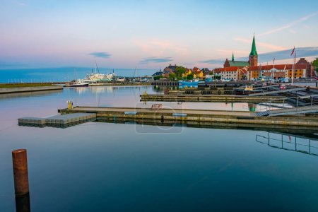 Téléchargez les photos : Skyline de la ville danoise Helsingor. - en image libre de droit