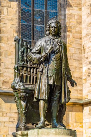 Escultura de Johann Sebastian Bach en Leipzig, Alemania.