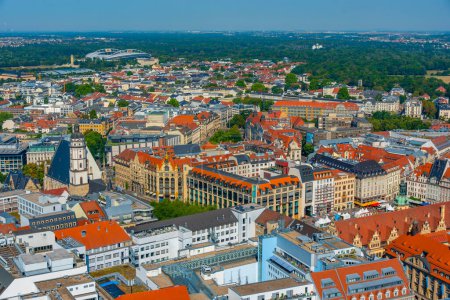 Téléchargez les photos : Vue panoramique de Dresde avec la place Marktplatz, Allemagne. - en image libre de droit