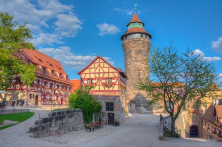 Foto de Patio del castillo de Kaiserburg en Nurnberg, Alemania. - Imagen libre de derechos