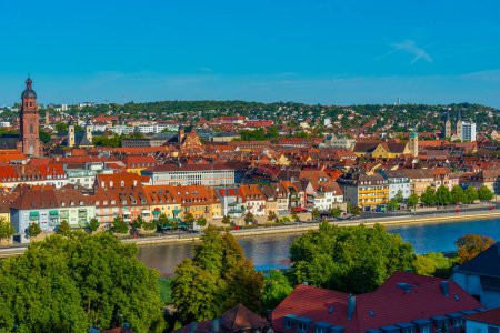 Téléchargez les photos : Vue aérienne de la ville allemande de Wurzburg. - en image libre de droit
