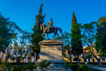 Téléchargez les photos : Statue de Kolokotronis dans la ville grecque Nauplie. - en image libre de droit