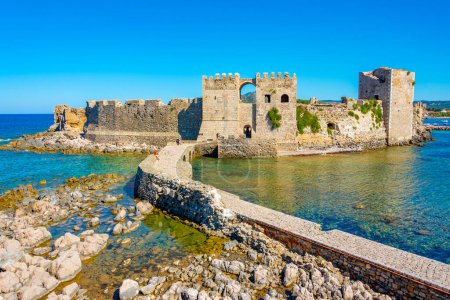 Téléchargez les photos : Château de Methoni en Grèce pendant une journée ensoleillée. - en image libre de droit